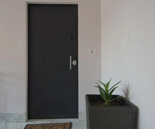 The Piedmont Gate, Walk To Metro, 2 Bedroom Apartment, Terrace, Baby Equipment, Ac, Near Shopping Center Appartement Collegno