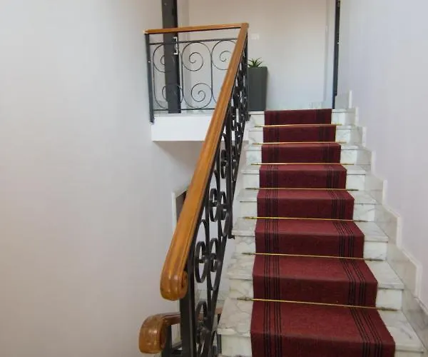 The Piedmont Gate, Walk To Metro, 2 Bedroom Apartment, Terrace, Baby Equipment, Ac, Near Shopping Center Appartement Collegno
